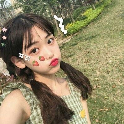 红衣小女孩
